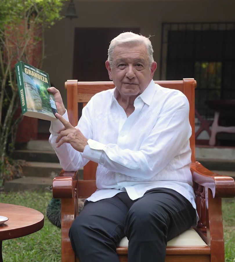 Imagen de Vas a leer el nuevo libro de AMLO Grandeza 🇲🇽
<a href="../../buscar/AMLO/1">#AMLO</a> <a href="../../buscar/Grandeza/1">#Grandeza</a>